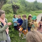 Wilde (bijen en) kindjes deel 1
